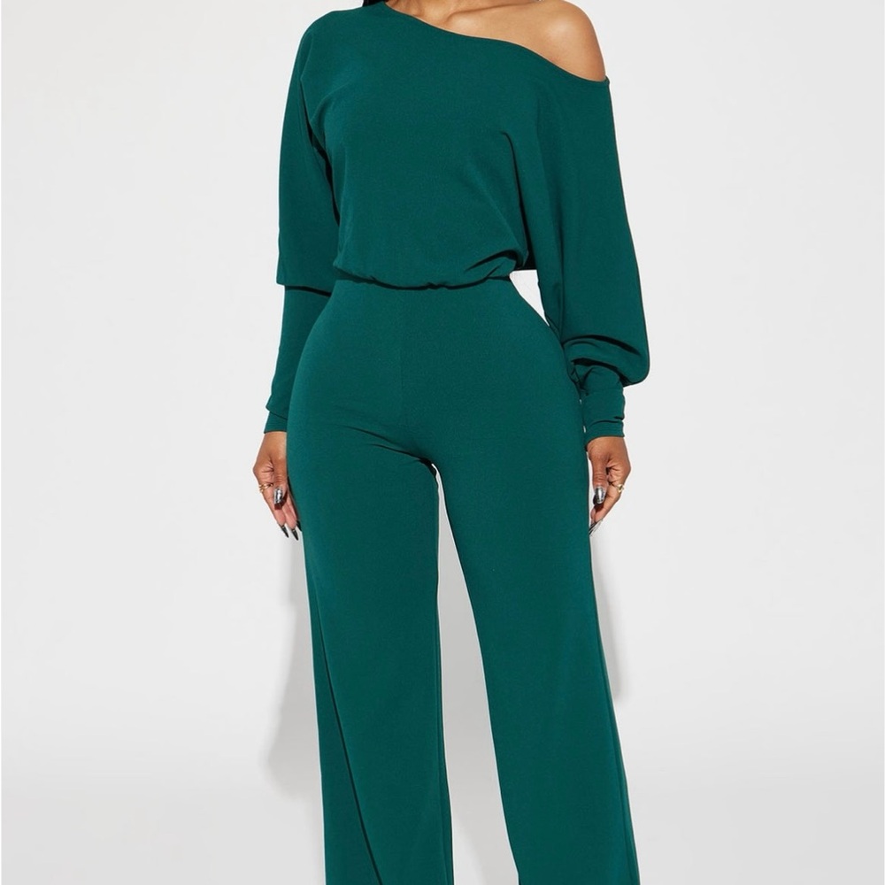Off-Shoulder Emerald Green Wide-Leg Jumpsuit